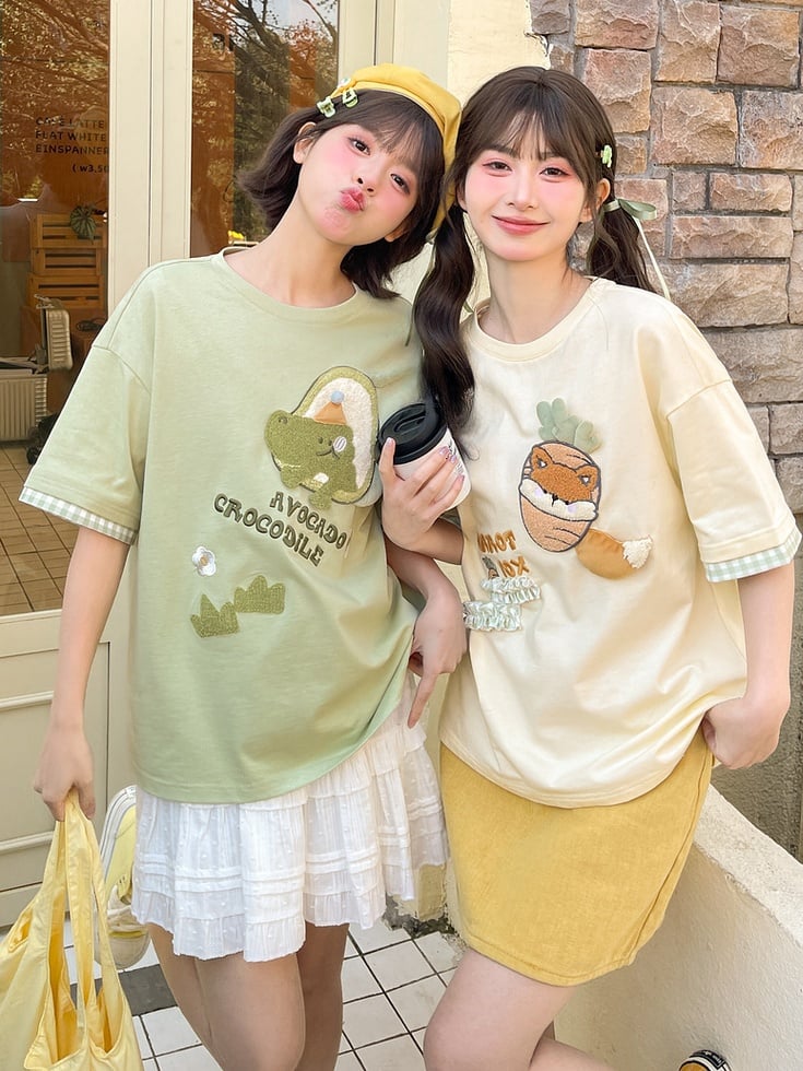 Neck Cutton Plush Crocodile/Fox Applique Apricot/Green Round T-Shirt