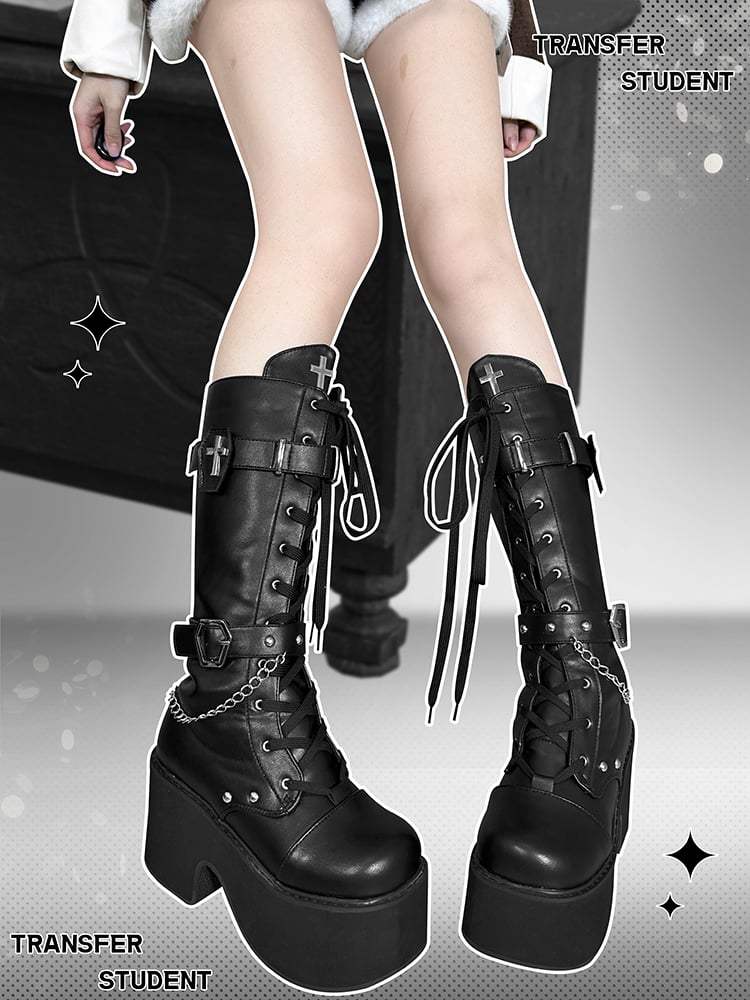 Schwarze Gothic Lolita Plateaustiefel mit Sargschnallenriemen und Kreuzverzierung