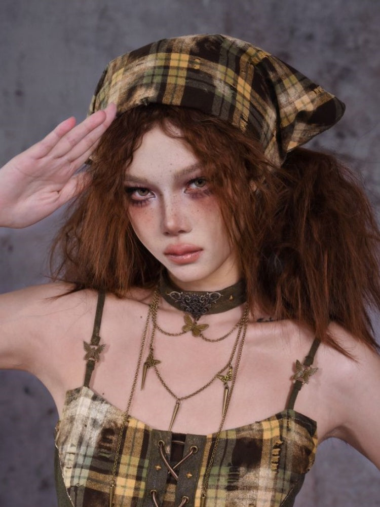 Grünes Choker mit Schmetterlingsanhänger und Kette