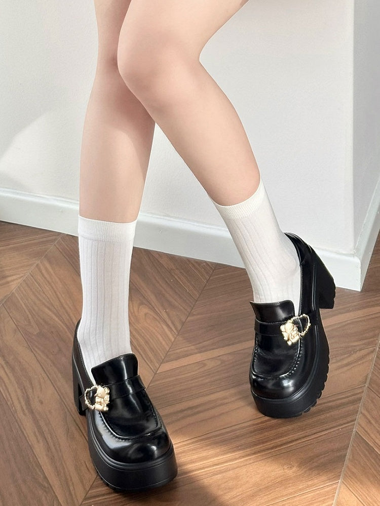 Matte Slipons Hugging Heart High Bear Plateau Heels Schwarz Schnallen Block