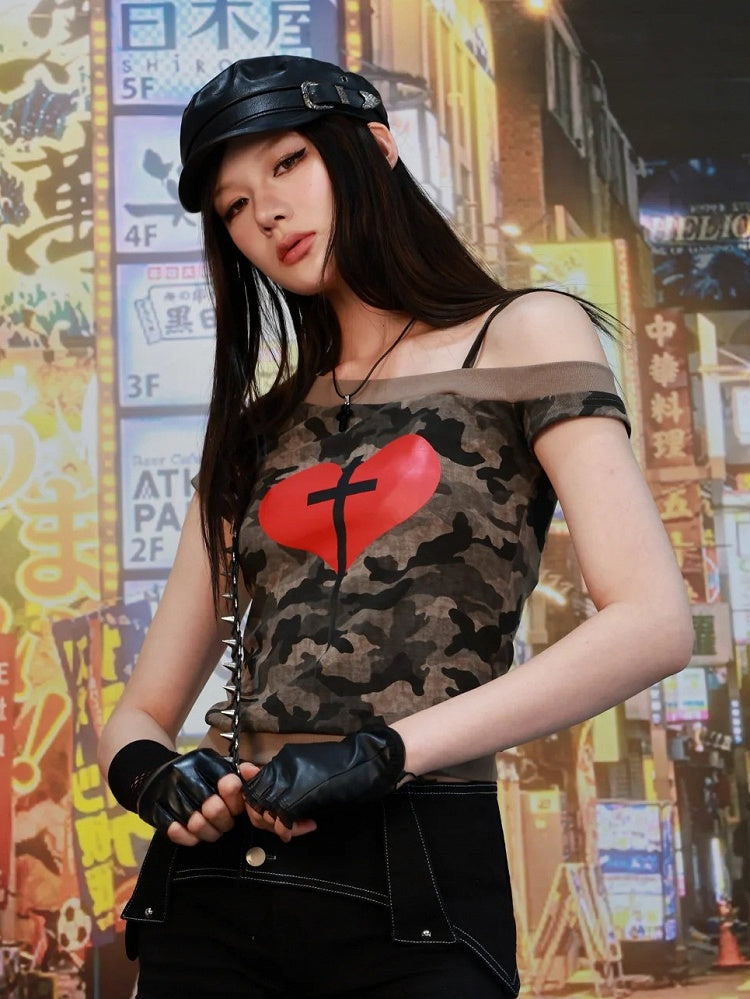 Asymmetrischer T-Shirt-Ausschnitt Herz- und Kreuzdruck Army Green Camo Y2K
