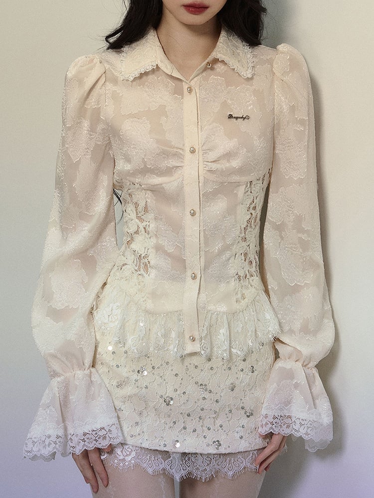 Aprikosenfarbene Bluse mit Spitzenpatch an der Taille und Puffärmeln