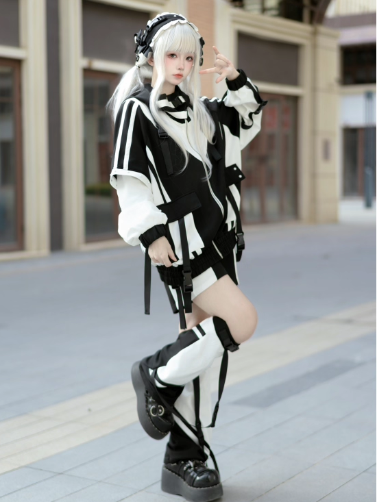 Style and Landmine Shorts White Black Design Techwear Colorblock