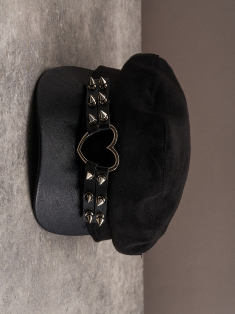 Ring Herz Hut Schwarz Details Gothic Nieten Baskenmütze