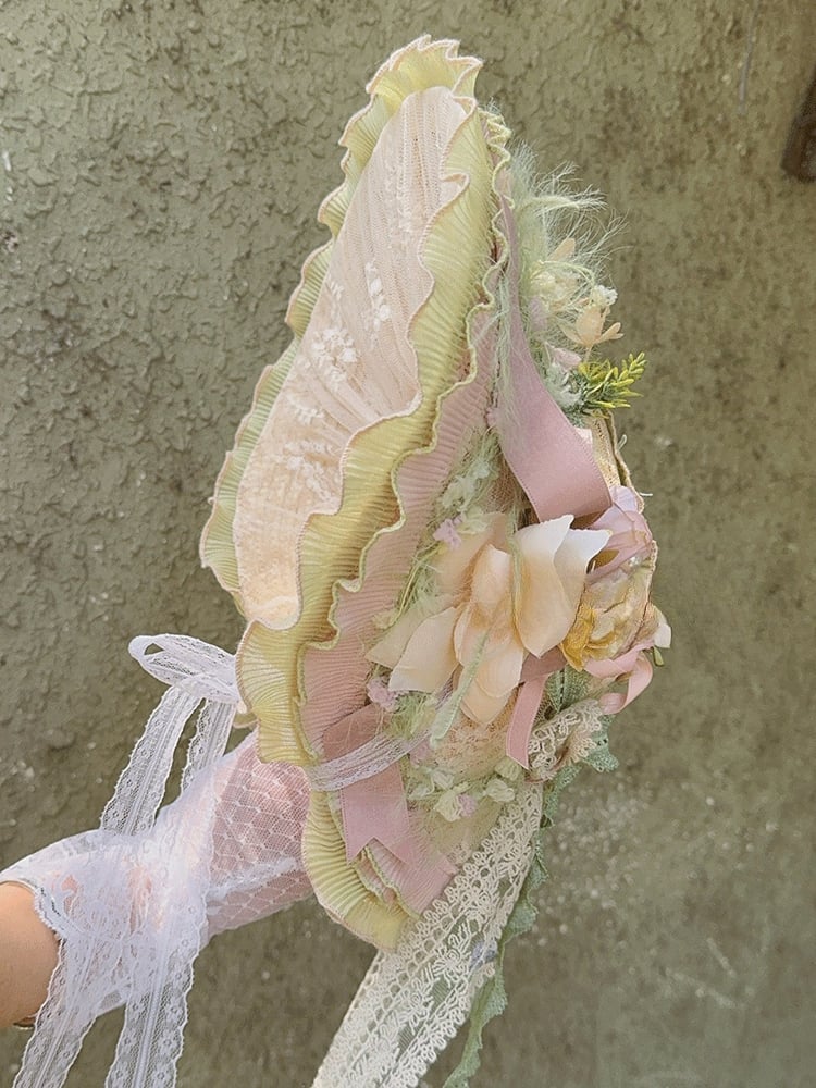 Lolita-Strohhut mit Blumenmuster und Federn