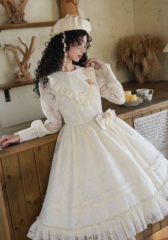 Beiges, halbtransparentes, elegantes, klassisches Lolita-Kleid mit Harfenstickerei im Frühling