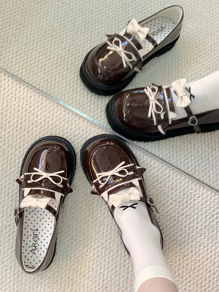 Niedriger Absatz mit braunem PU-Lammherz, benommener Schnalle und Schleifendetails, Schuhe JK Cute