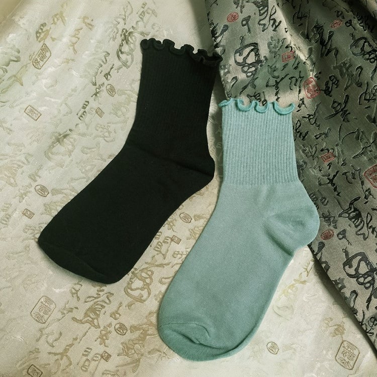 / Black Green Red Socks