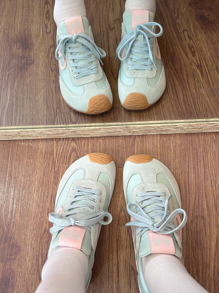 Grüne Schnürschuhe mit Schleife vorne