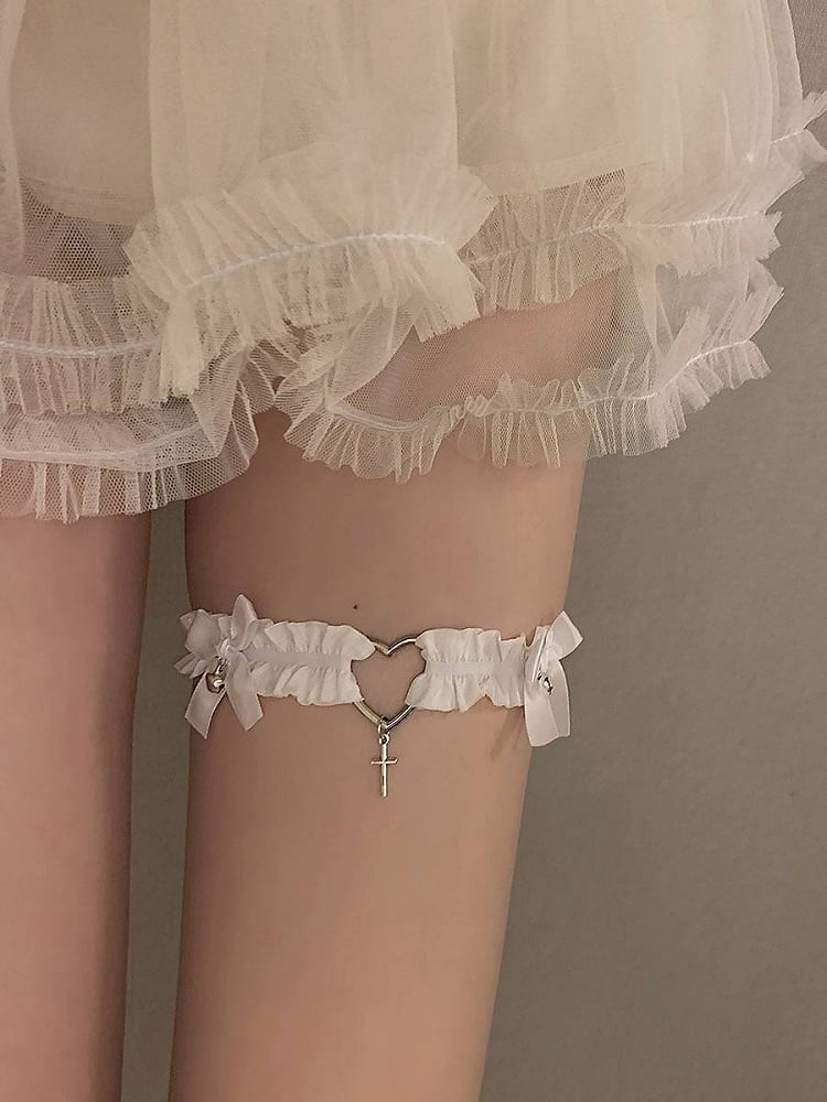 Y2K Glockendesign, weiße Kreuzdetails und Charm-Schleife, Herz