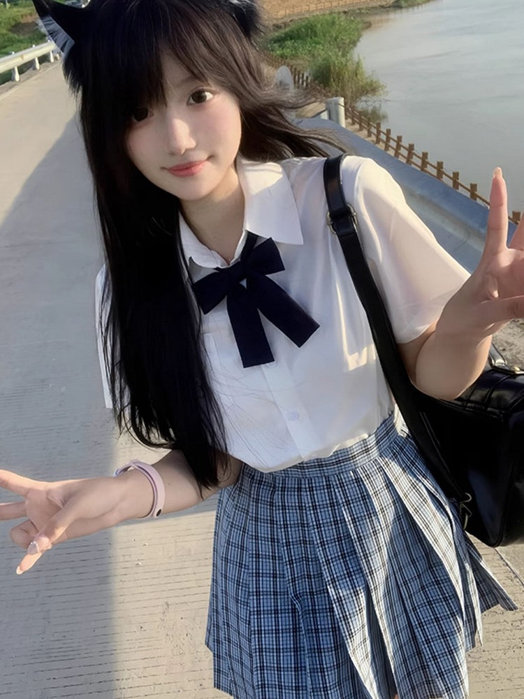 Kurzes Preppy-JK-Shirt im Stil der Uniform mit weißen Ärmeln