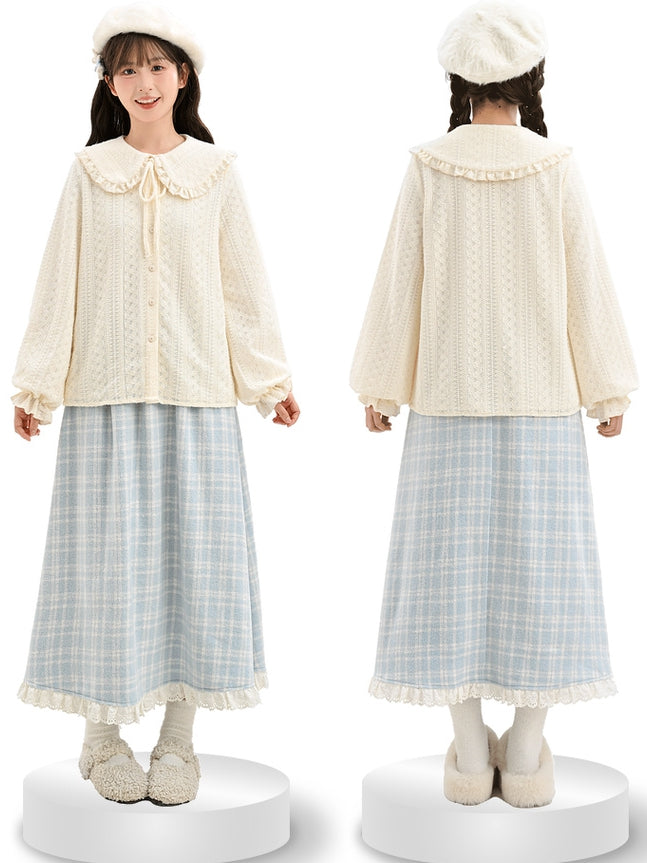 Blauer Midirock mit hoher Taille und Spitzenbesatz im Karomuster