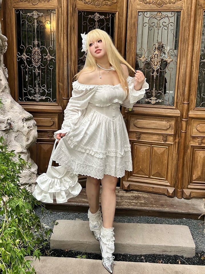 with Floral White Basque Waist Dress and Trim Lace Decoration Plus Neckline Size