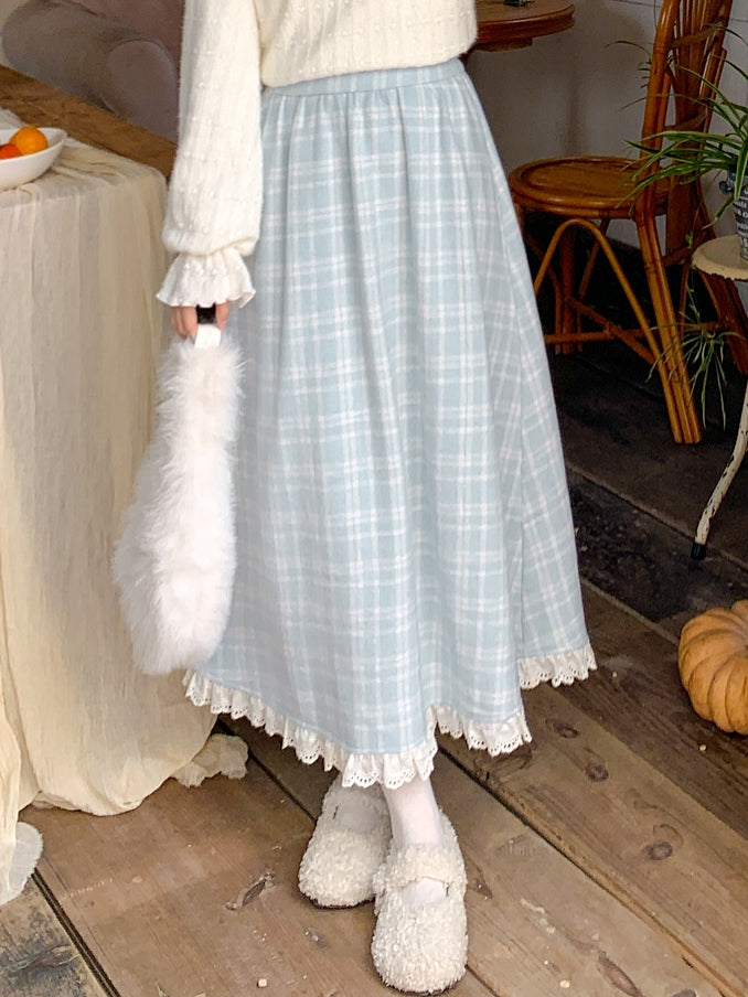 Blauer Midirock mit hoher Taille und Spitzenbesatz im Karomuster
