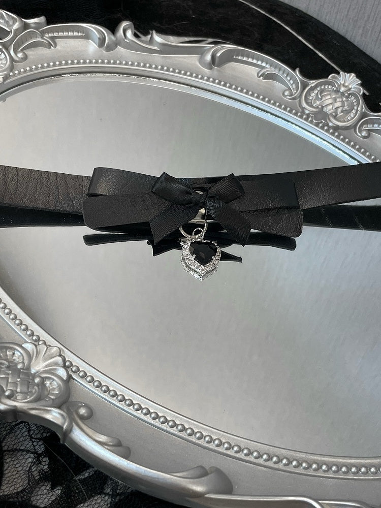 Heart Pendant Choker Black/White Design Rhinestone Bowknot