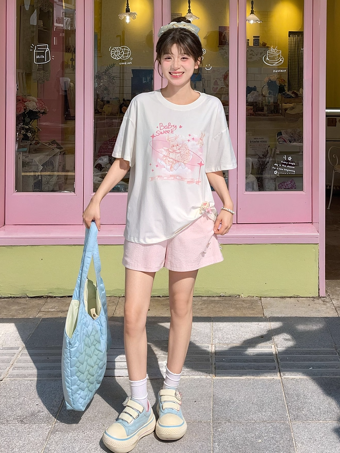 Weißes, lockeres, süßes T-Shirt mit rosa Hasen-Print und Rundhalsausschnitt
