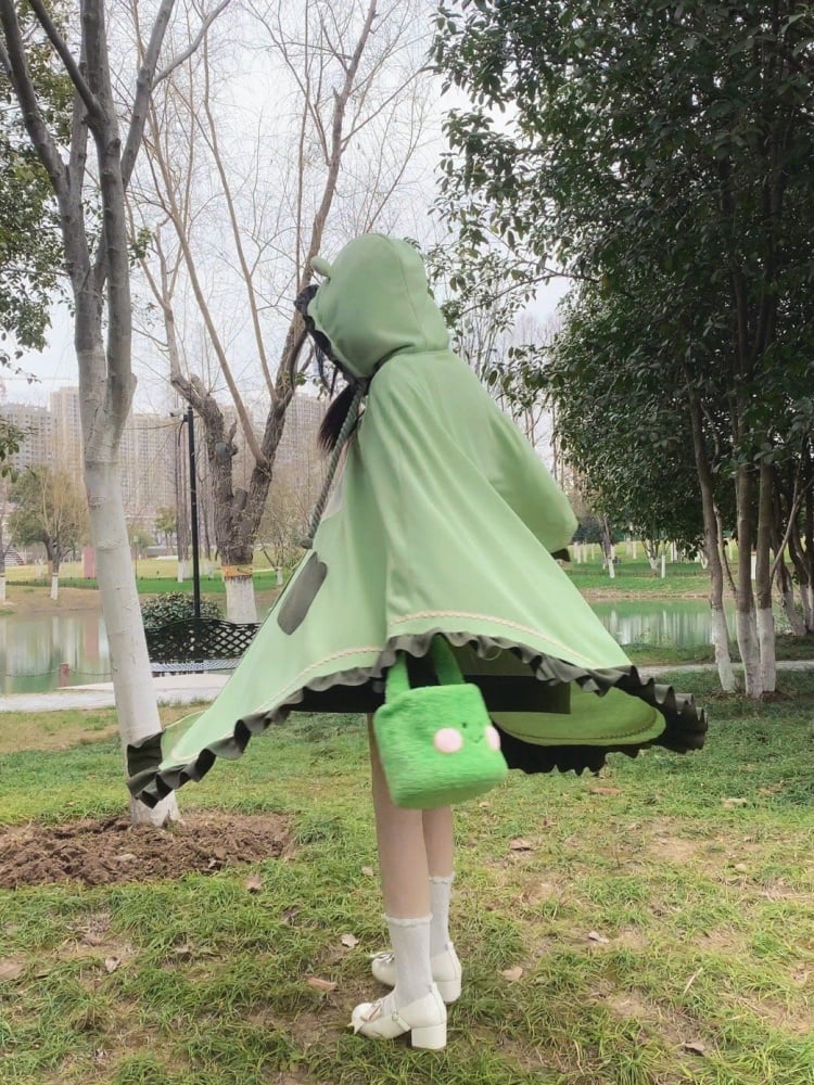 Grüner Froschumhang mit Rüschenbesatz
