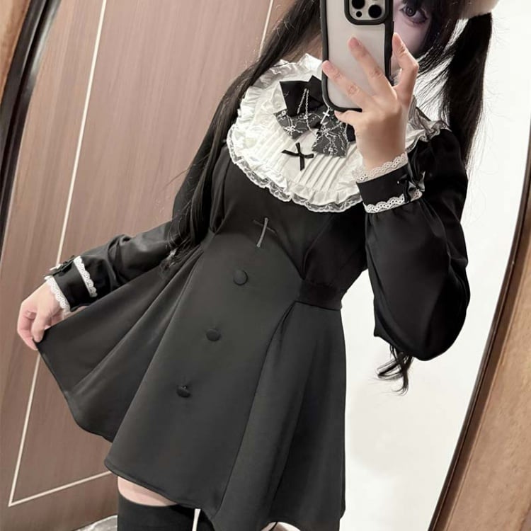 クロスレーストリムの蝶結びドレスショーツ、クロスチャームとチェーンの蝶ネクタイ