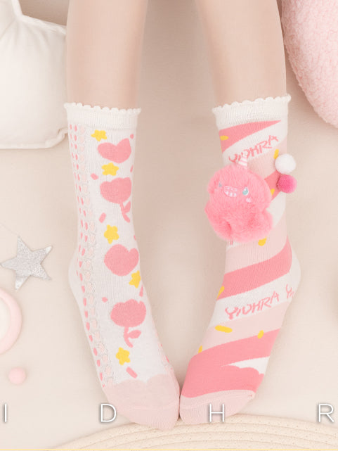 Süße Lolita-Socken mit niedlichem Plüschtier verziert