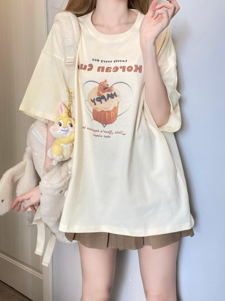 Gelbes T-Shirt mit Kuchen-Print
