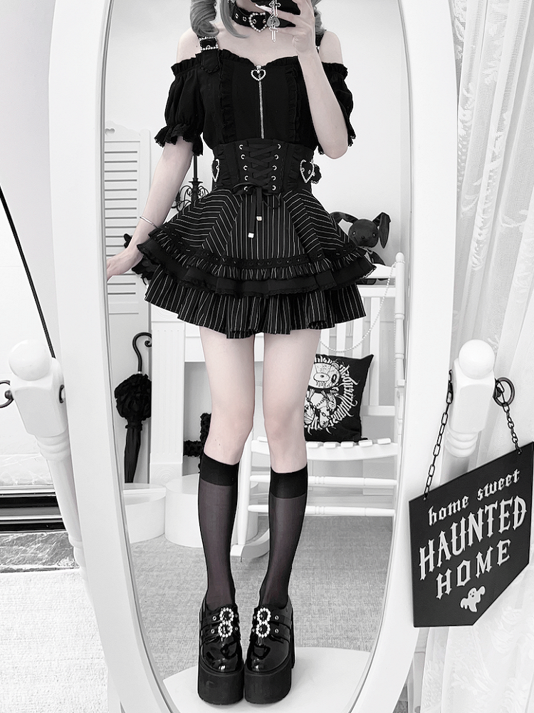 Striped Black Back and Tiered Skirt Jirai Kei Heart Buckles Lace-up Front