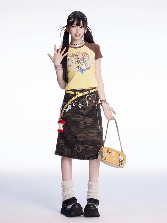 Y2K Gelbes Colorblock-Design T-Shirt mit Cartoon-Print, schmale Passform