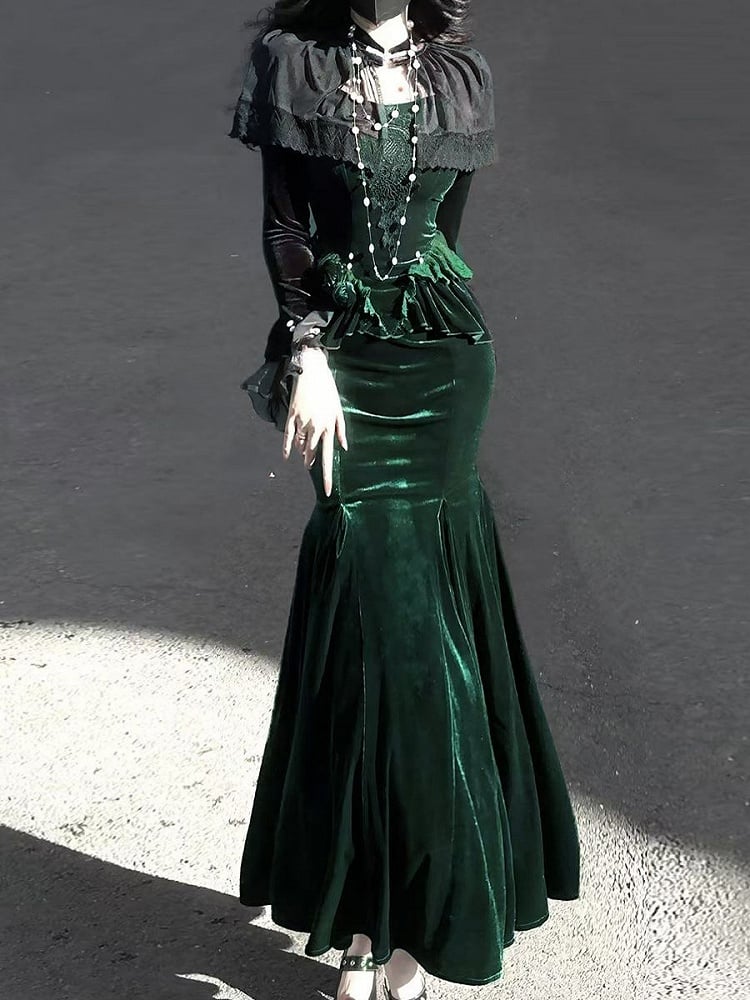 Bolero mit langem grünen Samtkleid, dunkle Meerjungfrauenärmel