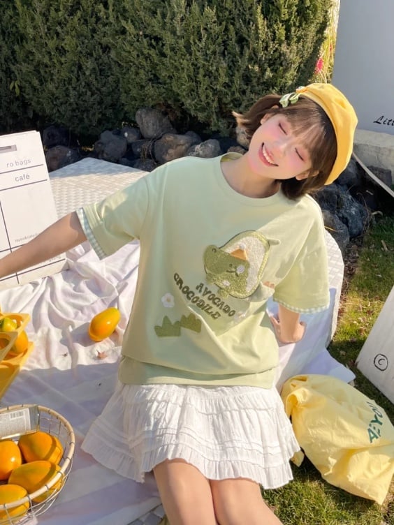 Neck Cutton Plush Crocodile/Fox Applique Apricot/Green Round T-Shirt