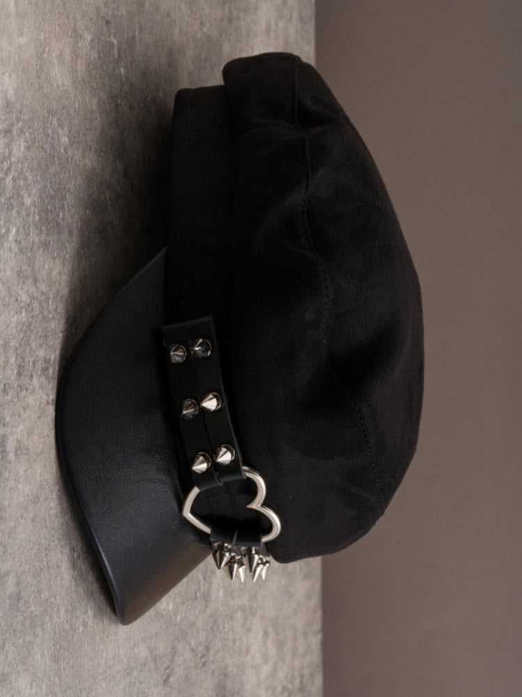 Ring Herz Hut Schwarz Details Gothic Nieten Baskenmütze