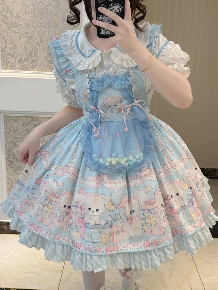 Weiße und blaue Bluse mit rundem, flachem Kragen und kurzen Ärmeln