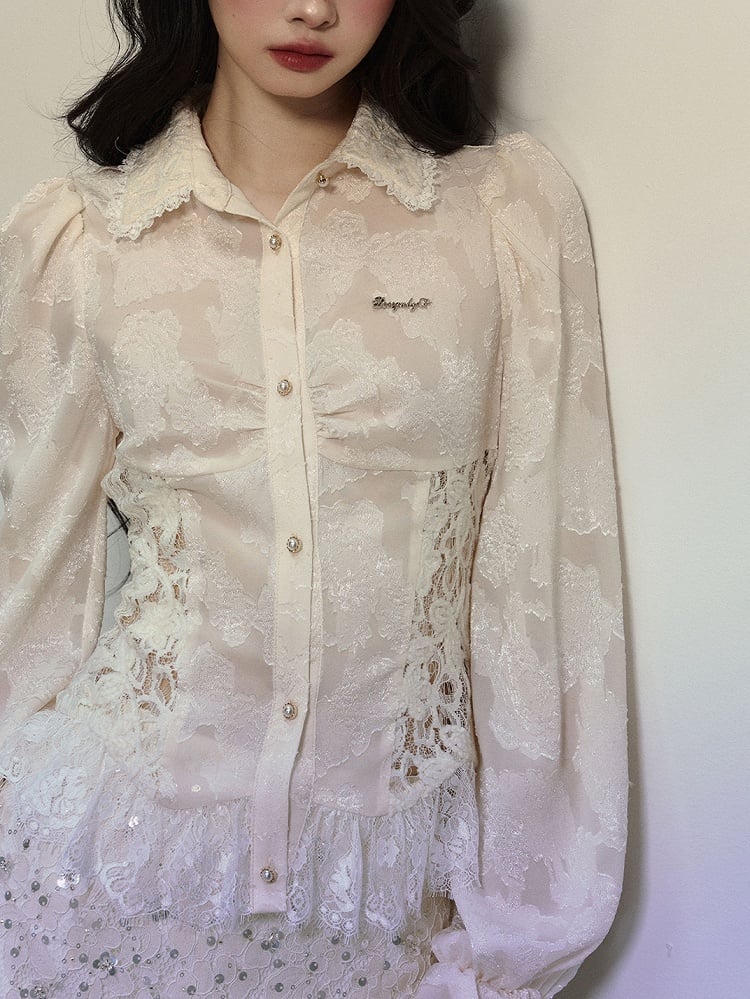 Aprikosenfarbene Bluse mit Spitzenpatch an der Taille und Puffärmeln