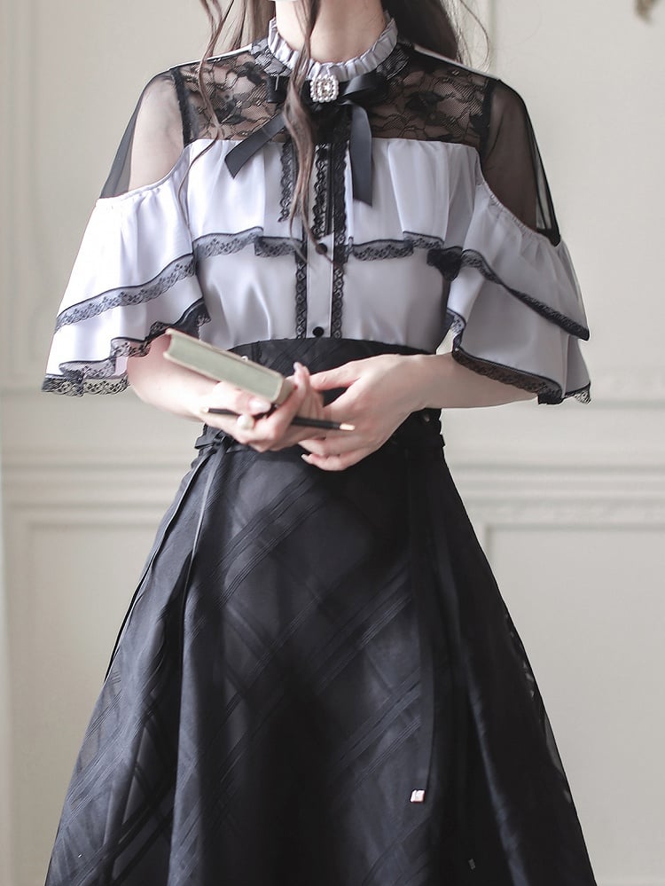 with Contrast Trim Jirai Kei Black Illusion Neckline and Purple Lace Cape Design Top