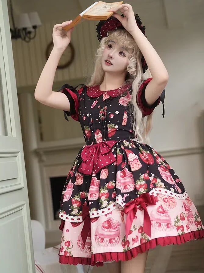 Lolita-Kleid mit süßem Peter-Pan-Kragen und Erdbeer-Print in Schwarz und Rot