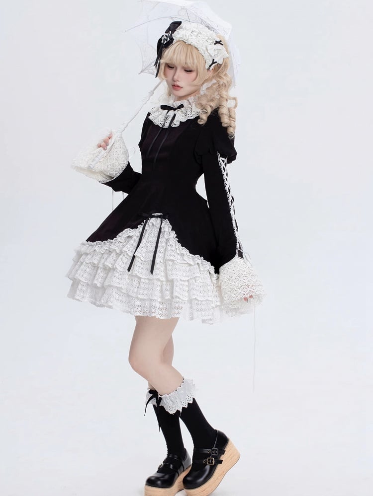 Robe Lolita à manches longues et col à volants noir et blanc