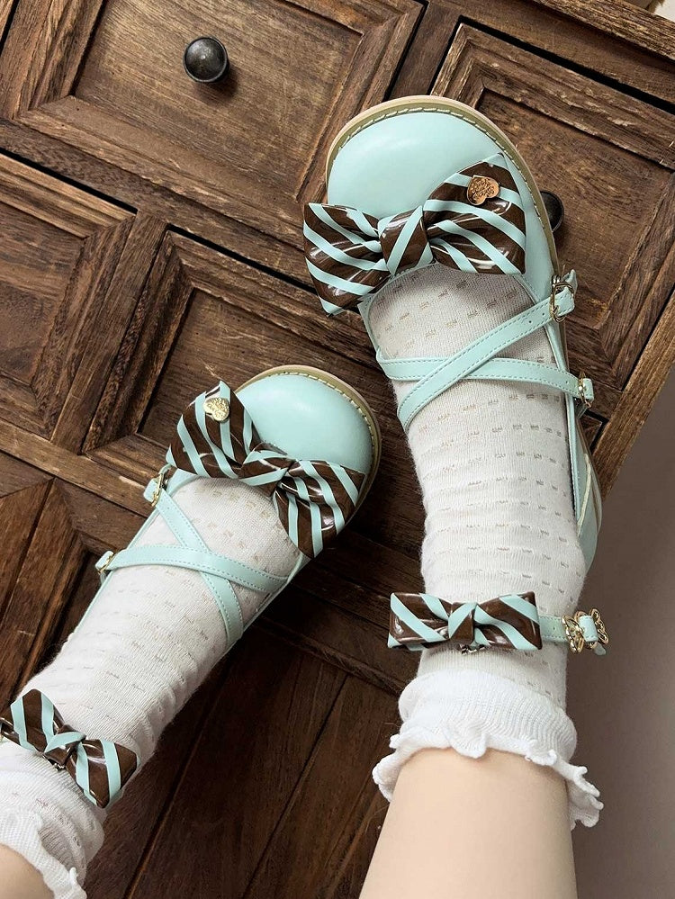 Gestreifte Schnallen am Herz-Schuh-Design Schleife Lolita Top Crisscross Grünbraun Muster