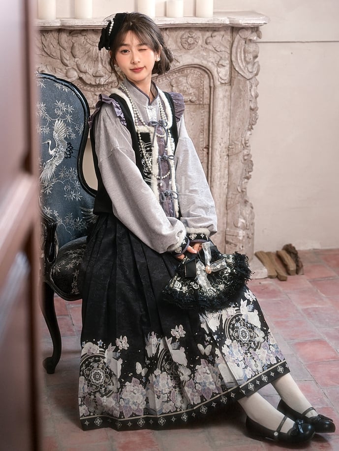 Schwarzer plissierter Midirock im Cheongsam-Stil mit Mondhasen-Motiv