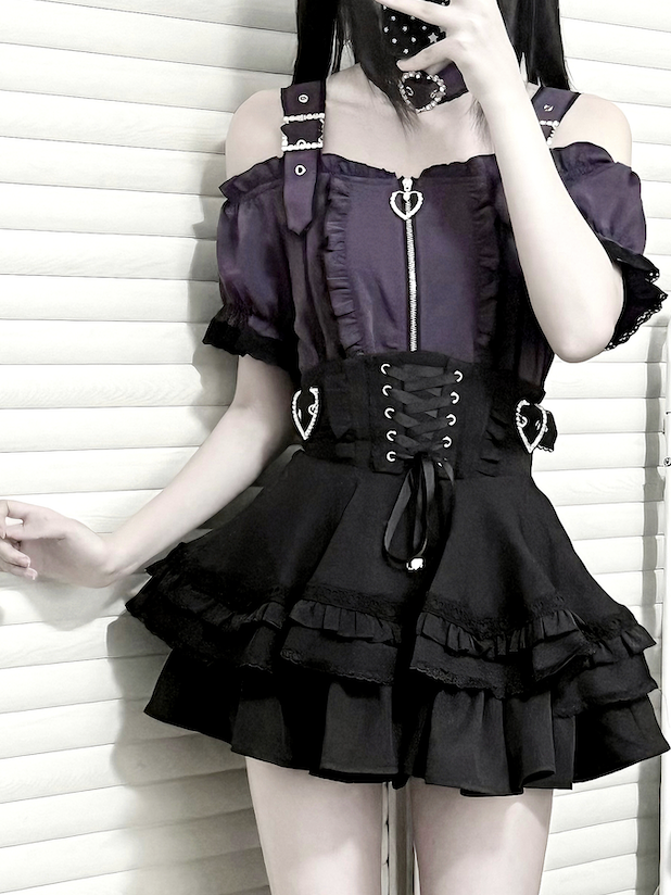 Tiered Skirt Black and Jirai Kei Heart Buckles Lace-up Front Back