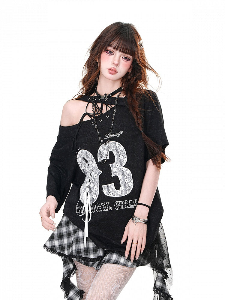 Schnürung Schwarz/Weiß Cutout Schulter Brief Stickerei T-Shirt Schulter Detail bei