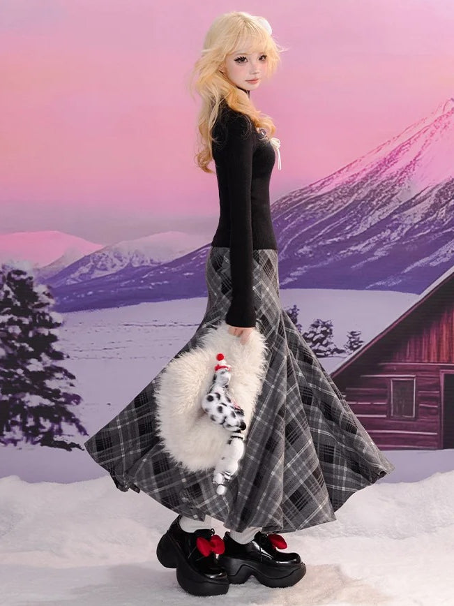 Lockere Strickjacke mit Bärenapplikation in Schwarz und Grau im Colorblock-Stil