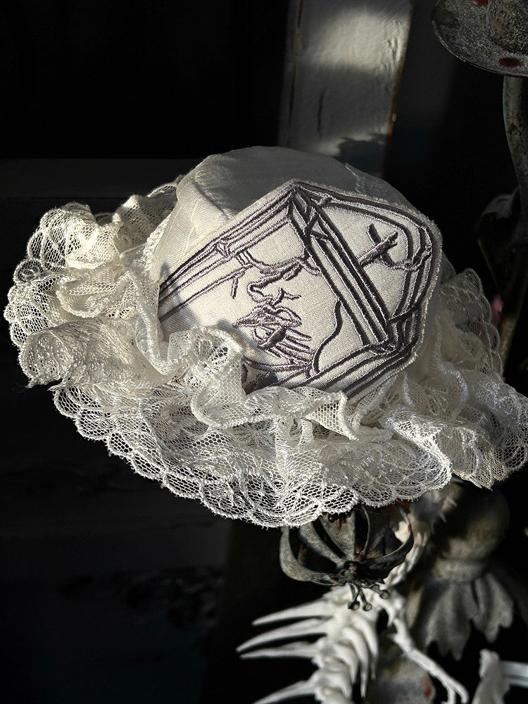Chapeau blanc brodé de pierres tombales gothiques Lolita