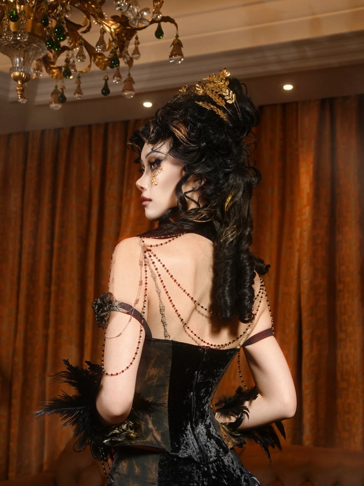 Gold Roses Schwarz und Gold Goth Korsett Top mit Stäbchen