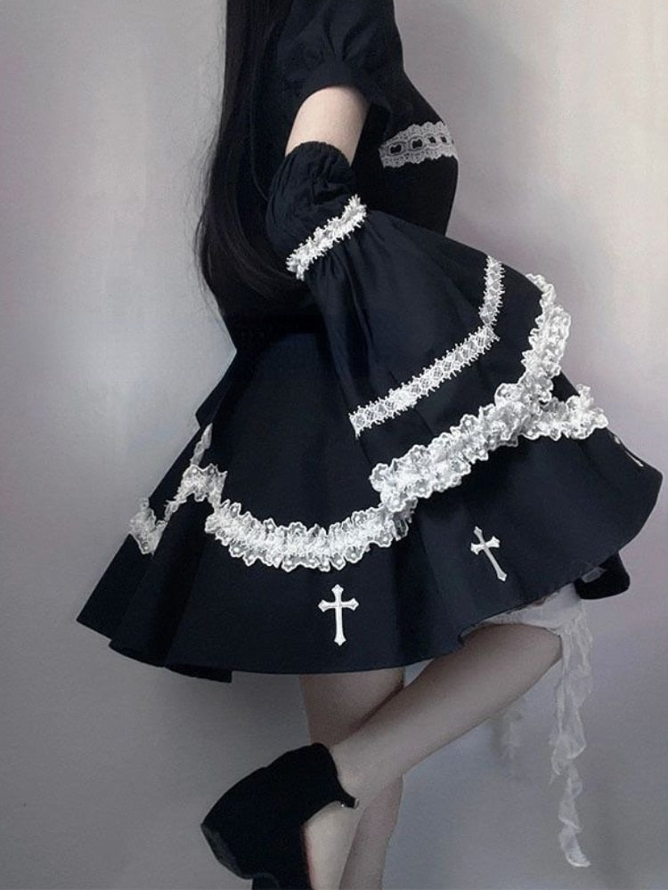 Schwarzes „The Sinning Maid“-Kleid