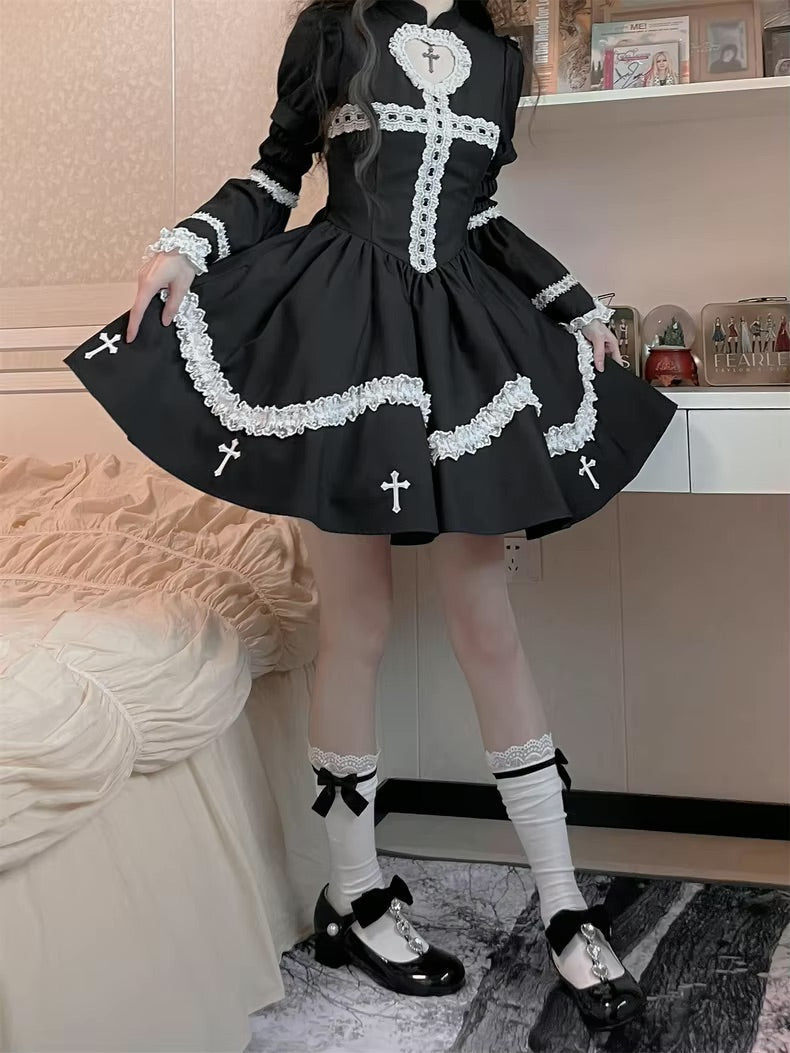 Schwarzes „The Sinning Maid“-Kleid