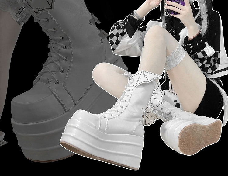 Weiße Schnürstiefel im Goth-Fledermaus-Plateau-Design mit Flügeln