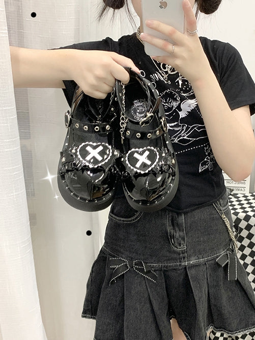 Sweetheart Sanctuary – Schwarze Lolita-Plateaus mit herzförmigen Schnallenriemen
