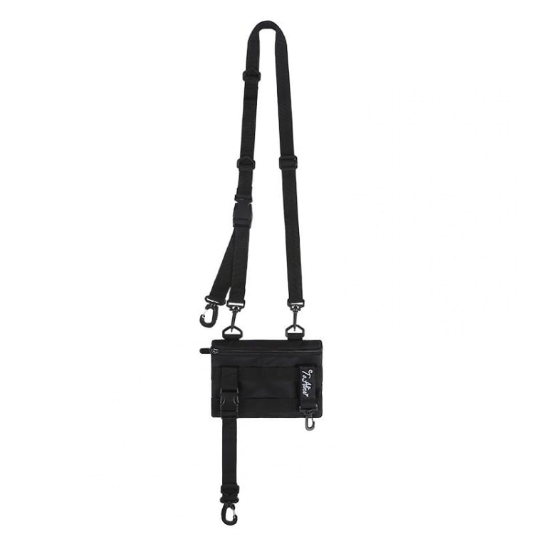 Schwarze Gürteltasche mit Kettendesign