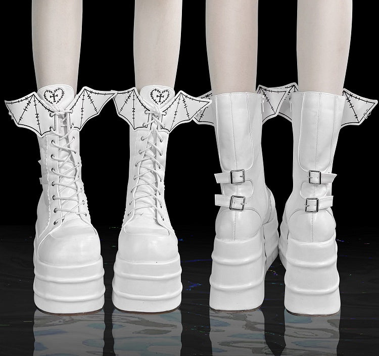 Weiße Schnürstiefel im Goth-Fledermaus-Plateau-Design mit Flügeln