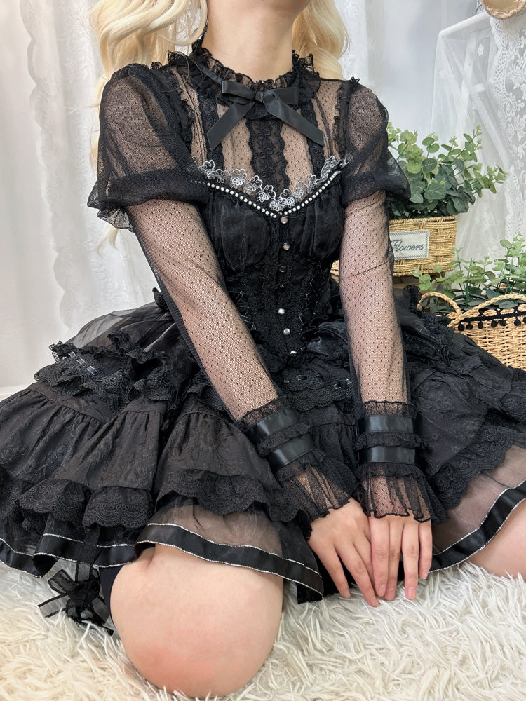 Schwarze transparente Bluse mit Rüschenausschnitt und Juliette-Ärmeln