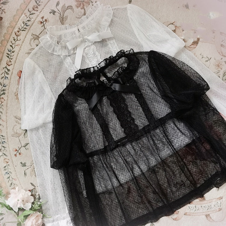 Schwarze transparente Bluse mit Rüschenausschnitt und Juliette-Ärmeln