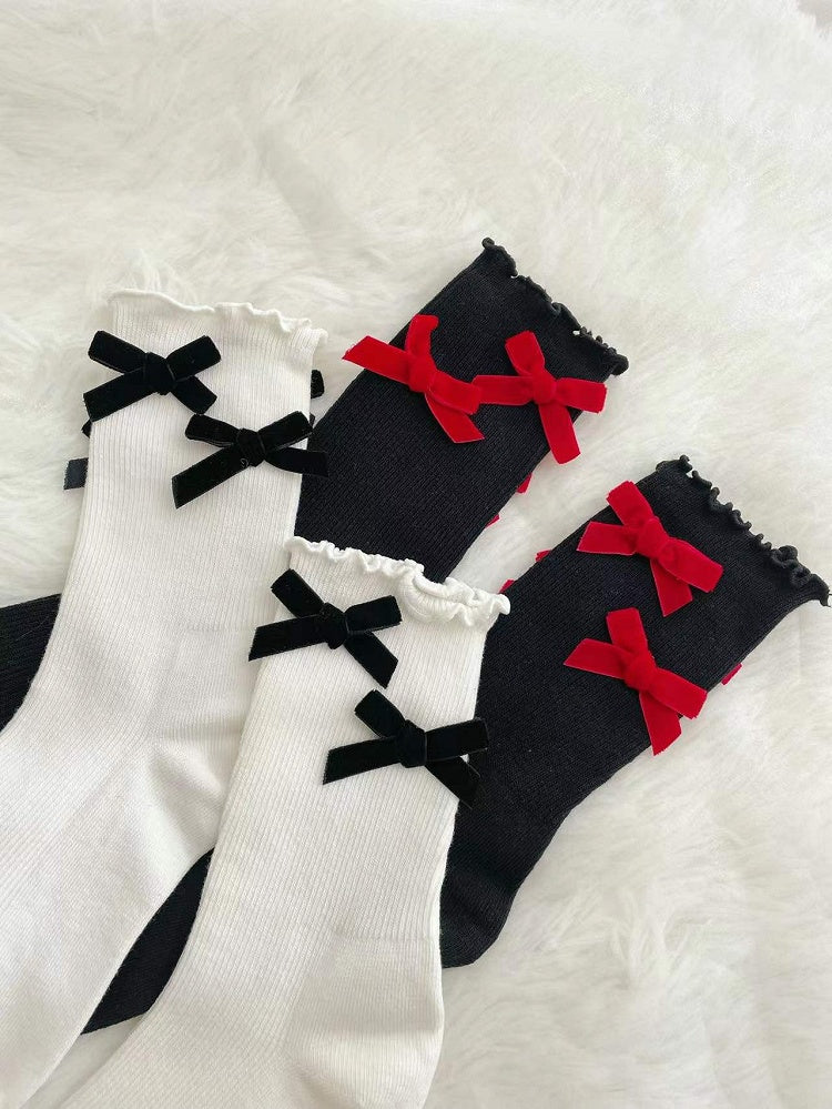 White/Black Lolita Ankle Socks with Velvet Bows
